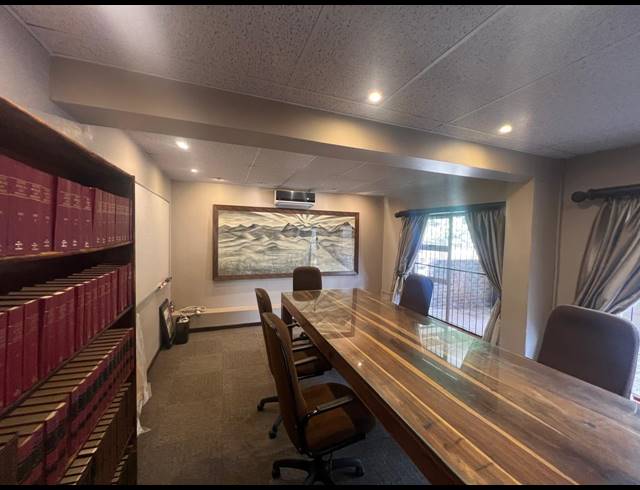 600M² OFFICE FOR SALE IN THREE RIVERS PROPER